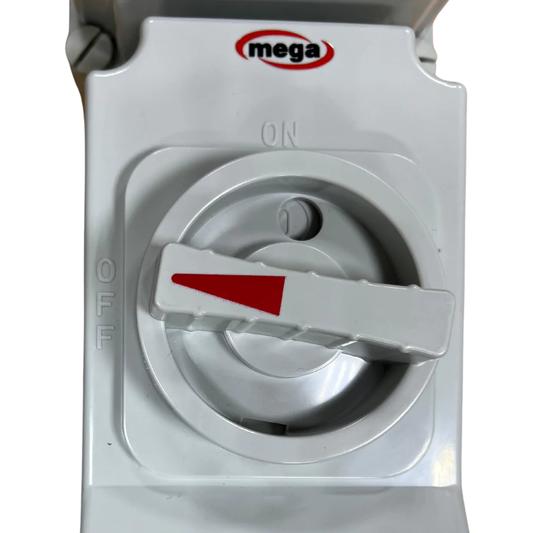 صندوق شامل لشاحن السيارة قاطع الحماية ELCB 1 Phase و ايسوليتر و CCE PLUG - الصورة 3