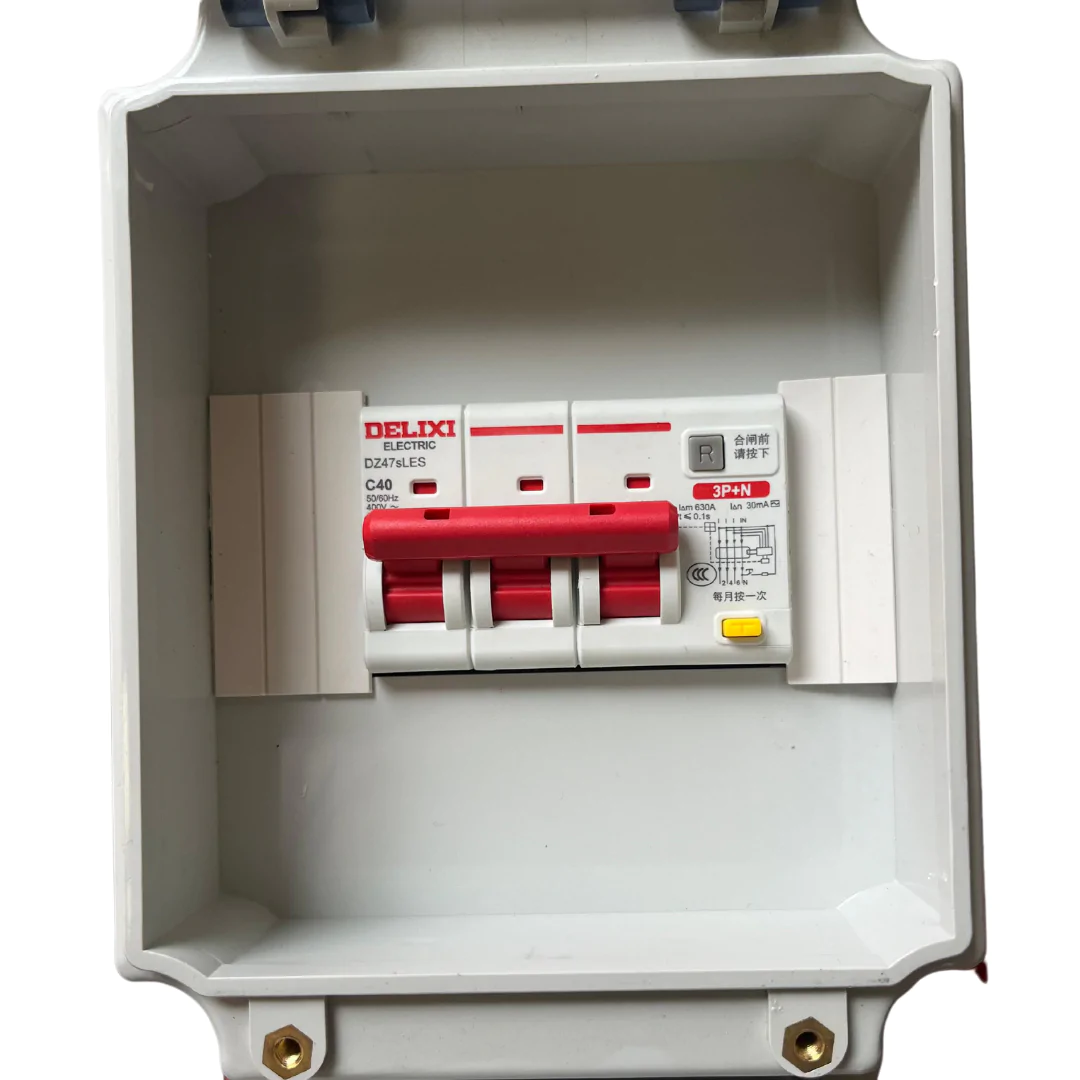 صندوق شامل لشاحن السيارة قاطع الحماية ELCB 3 Phase و ايسوليتر و CCE PLUG - الصورة 2