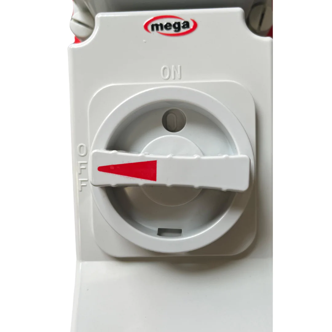 صندوق شامل لشاحن السيارة قاطع الحماية ELCB 3 Phase و ايسوليتر و CCE PLUG - الصورة 3